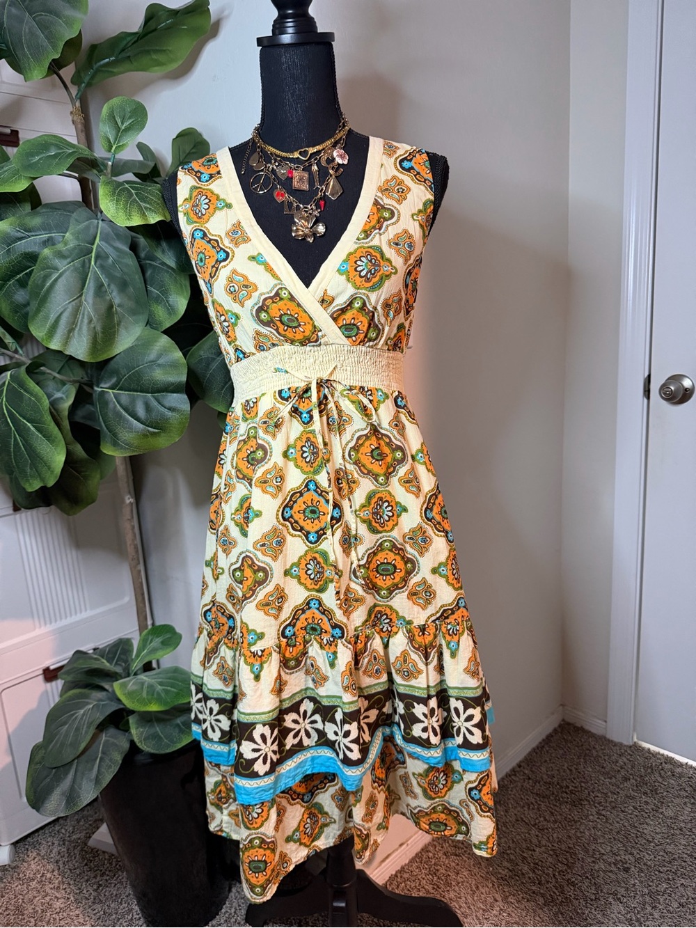 Sleeveless V-Neck Midi Dress in Cream and Turquoise